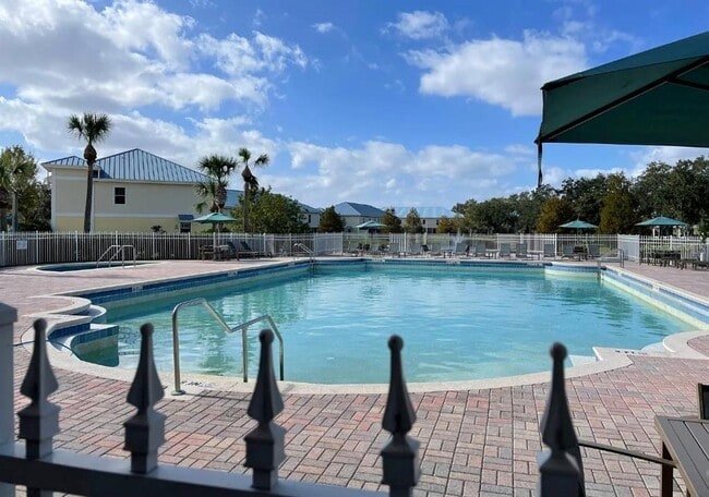 Building Photo - 617 Founders Dr