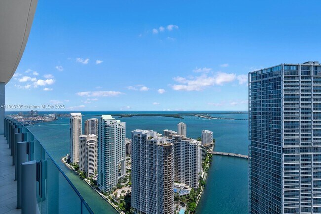 Building Photo - 300 Biscayne Blvd Way