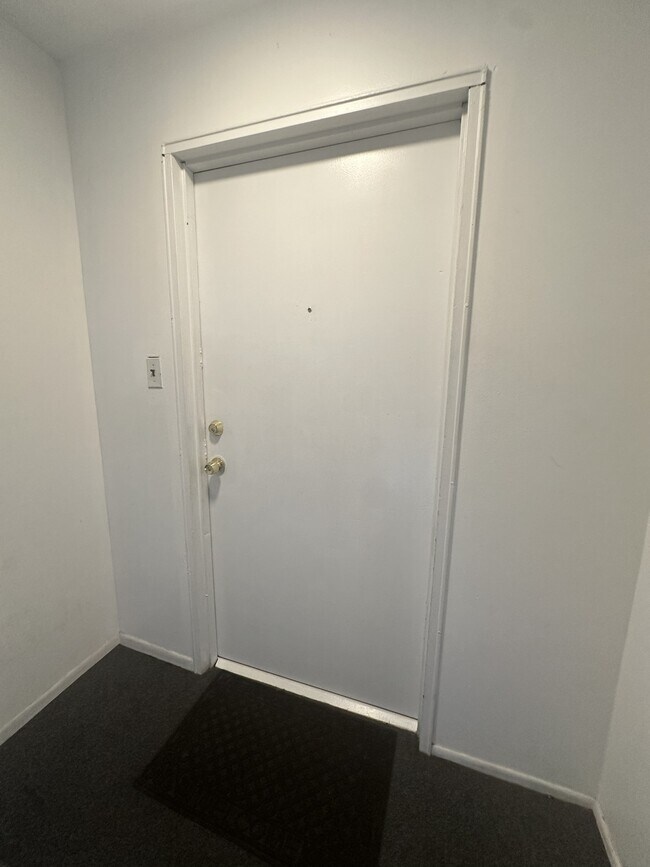 Building Photo - 3027 S 72nd St