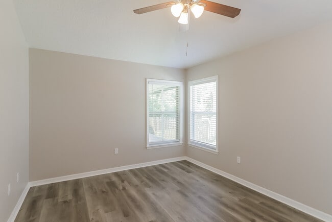 Building Photo - 25406-25407 7 Rivers Cir