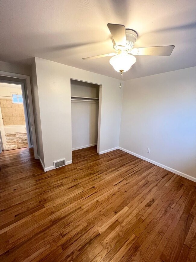Building Photo - Beautiful 3 Bedroom 1 Bathroom in Penn Hil...