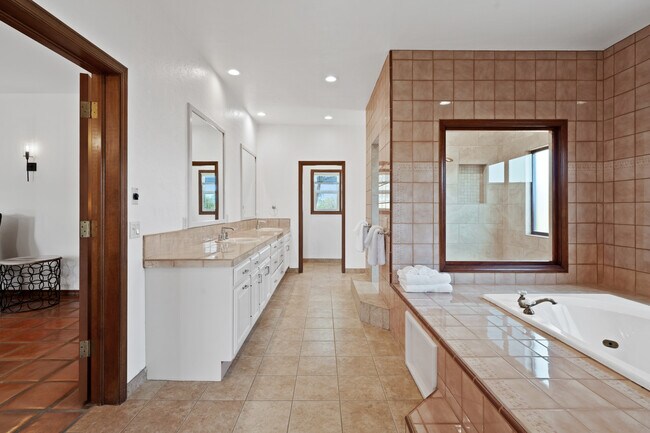 Building Photo - 3434 Woolsey Rd