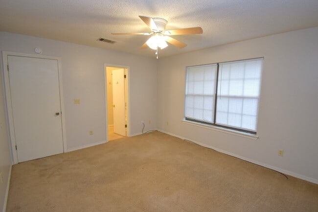Building Photo - Charming West Pensacola Townhome – 2BR/2BA...