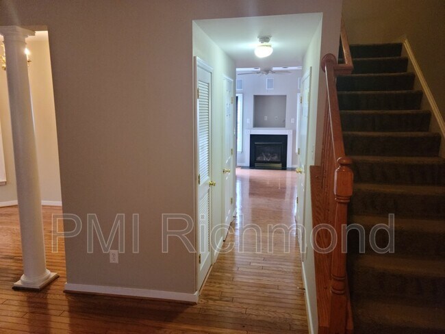 Building Photo - 8014 Cottesmore Ct