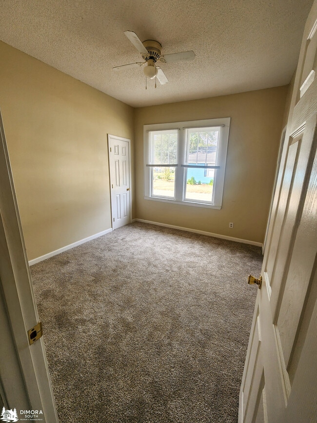 Building Photo - 501 S Presley St