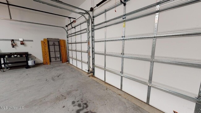 Building Photo - 612 Allendale Ave