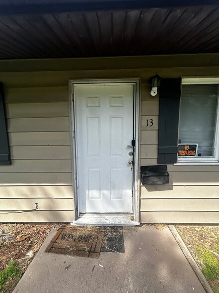 Building Photo - 13 Drexel Dr