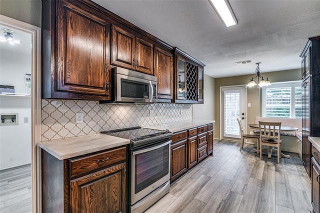 Building Photo - 524 Raintree Cir