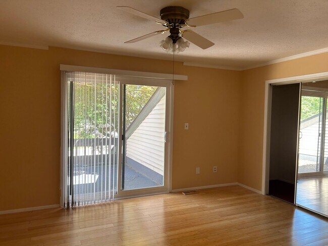 Building Photo - 4456 Donna Dr
