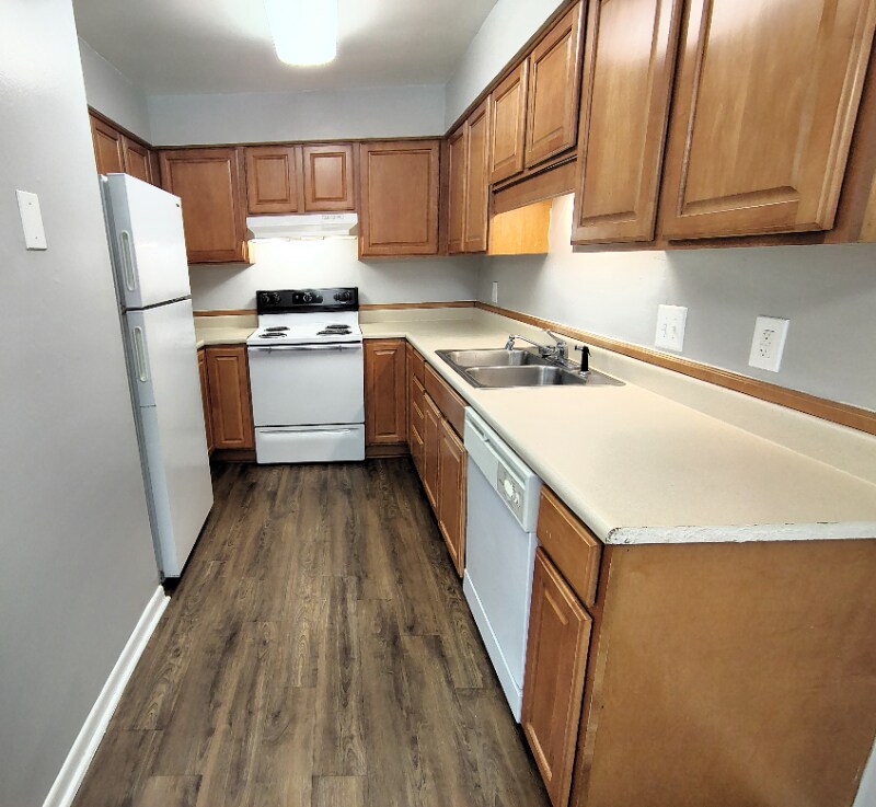 Building Photo - 600 Reusens Rd