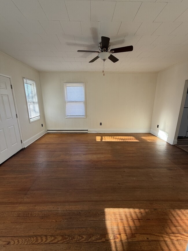 Building Photo - 106 Crockett Ave