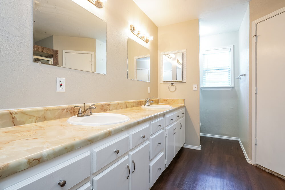 Building Photo - 6419 Twin Spruce Ct