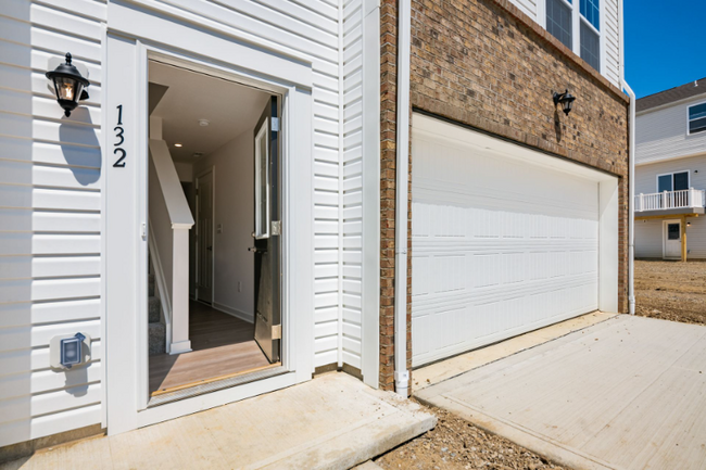Building Photo - 132 Weeping Willow Dr