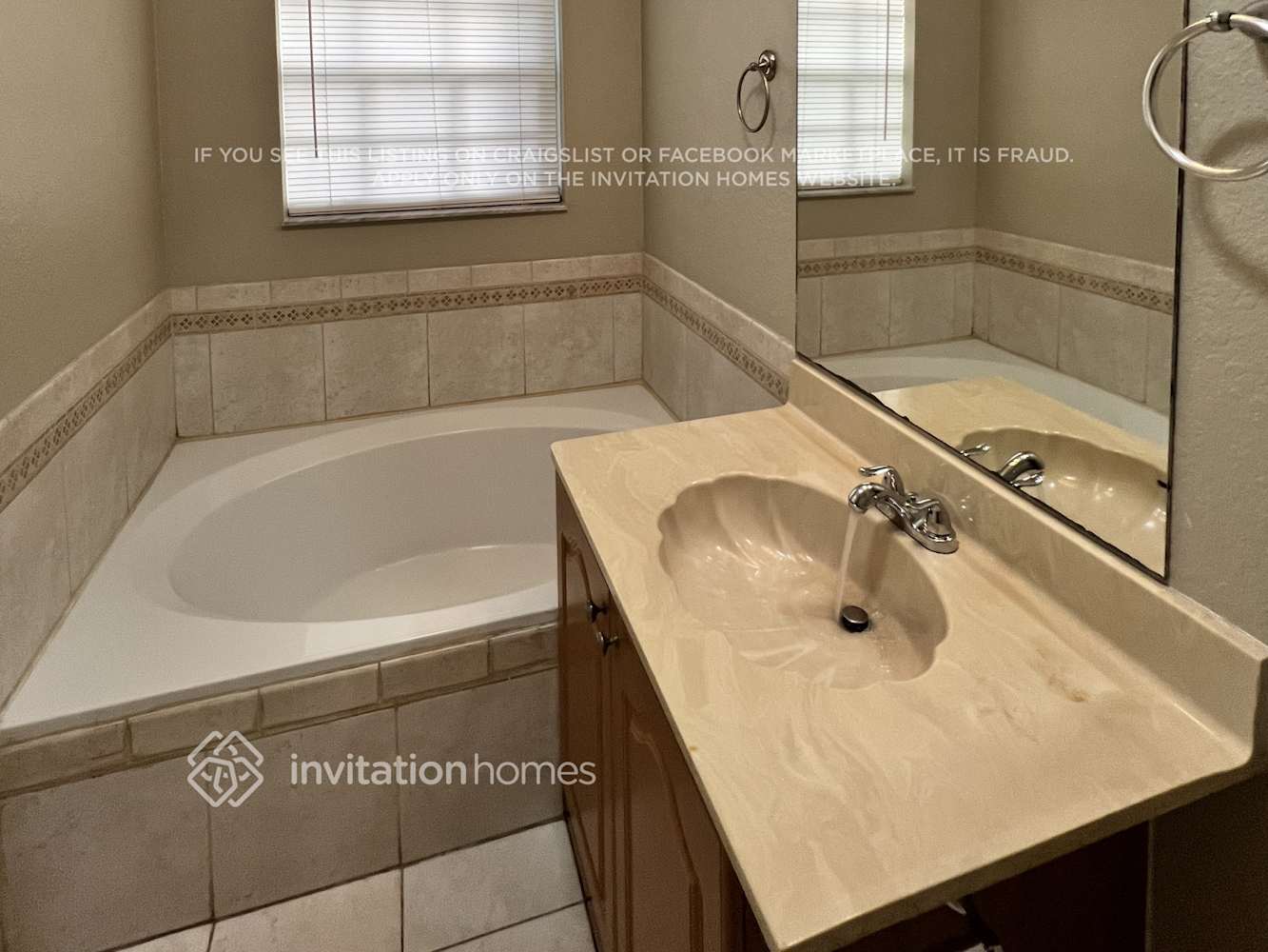 Building Photo - 2265 SW Picture Terrace