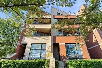 Building Photo - 1516 W Grand Ave