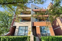 Building Photo - 1516 W Grand Ave