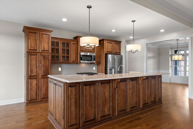 Building Photo - Pet Friendly Four Bedroom off Exit 8!