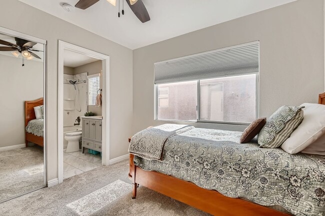Building Photo - Beautiful 3 bedroom Home Located in the Vibrant City of Las Vegas