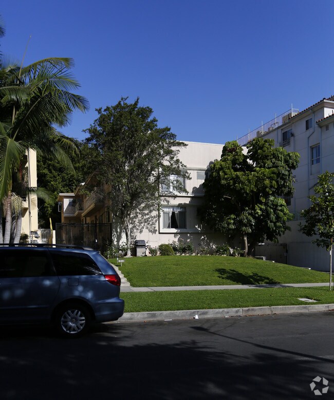 Building Photo - 849 S Plymouth Blvd
