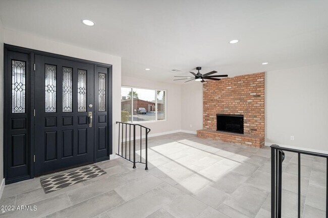 Primary Photo - 9209 N 48th Dr