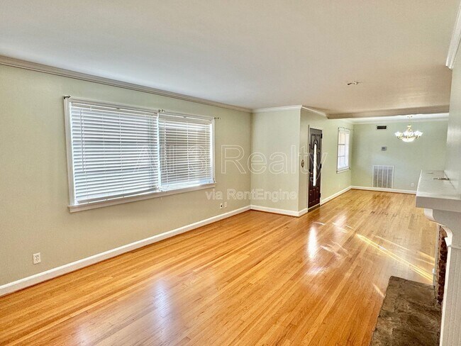 Building Photo - 2767 Biltmore Ave