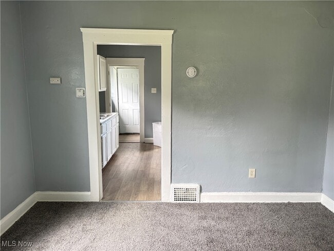 Building Photo - 3392 W 54th St
