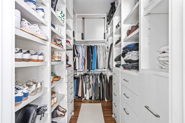 Building Photo - 2202 Whitney St