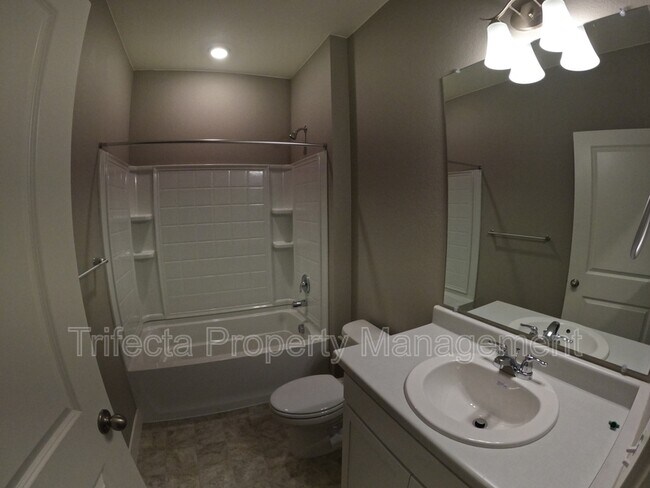 Building Photo - 1938 Raindrop Dr