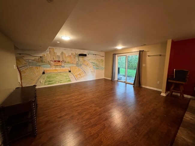 Building Photo - Beautiful 3 Bedroom town-home in Haymaker Pointe