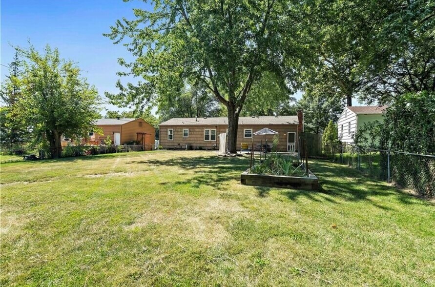 Building Photo - 8541 Riggs St