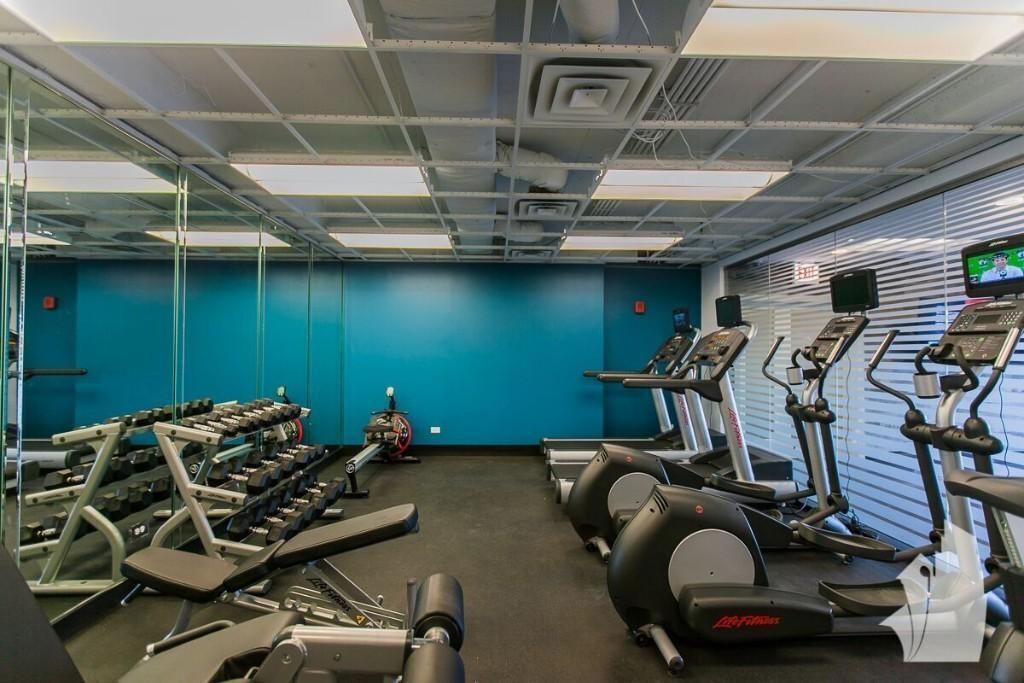 Building Photo - 5600 N Sheridan Rd