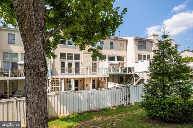 Building Photo - 4022 Dogberry Ln