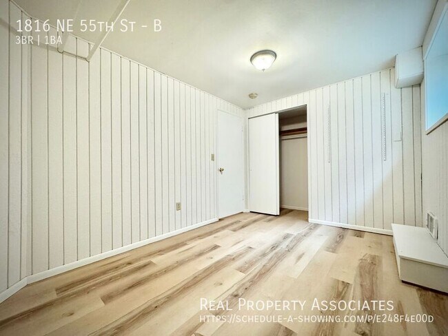 Building Photo - 1816 NE 55th St