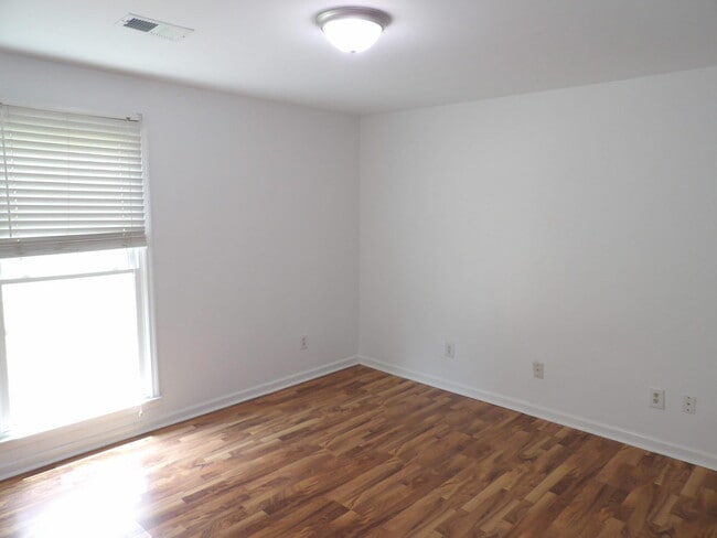 Building Photo - 1217 Colorado Rd