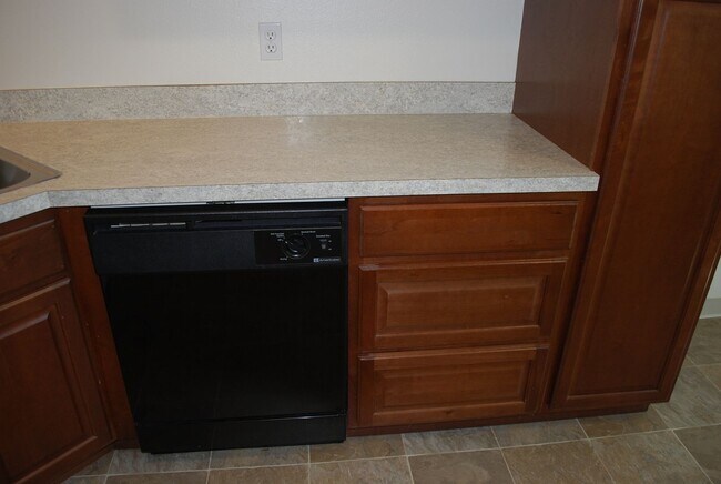 Building Photo - 1716 S Eagleson Rd