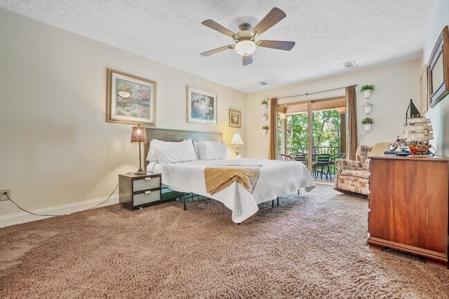 Building Photo - 7221 Flowery Branch Rd