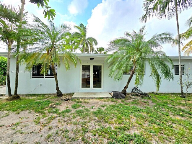 Building Photo - 10330 SW 53rd St