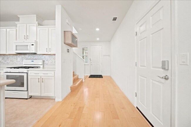 Building Photo - 15 Bannock Glen Pl