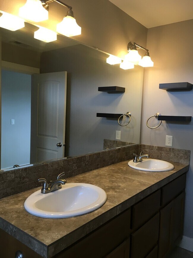 Building Photo - 21174 Capella Pl