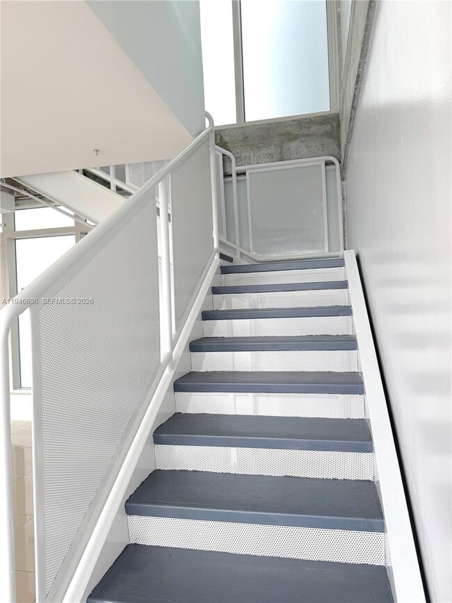 Building Photo - 3250 NE 1st Ave