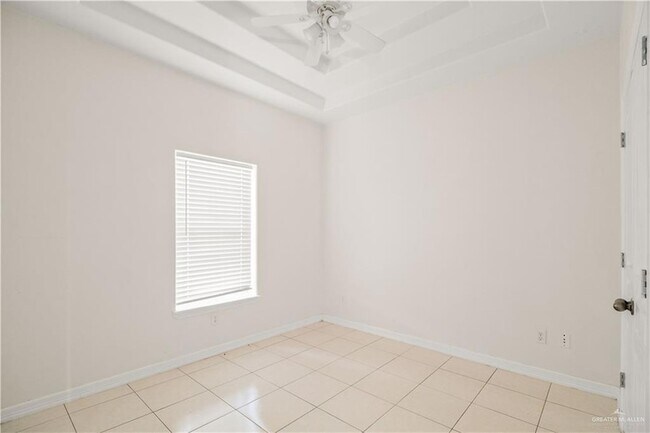 Building Photo - 3036 Scottland Dr