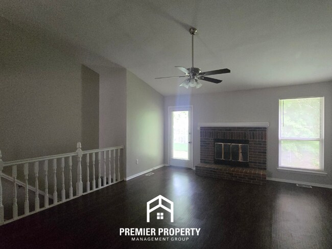 Building Photo - Stunning 3BR/2BA Florissant Home with Fireplace, 2-Car Garage & Fenced Yard!