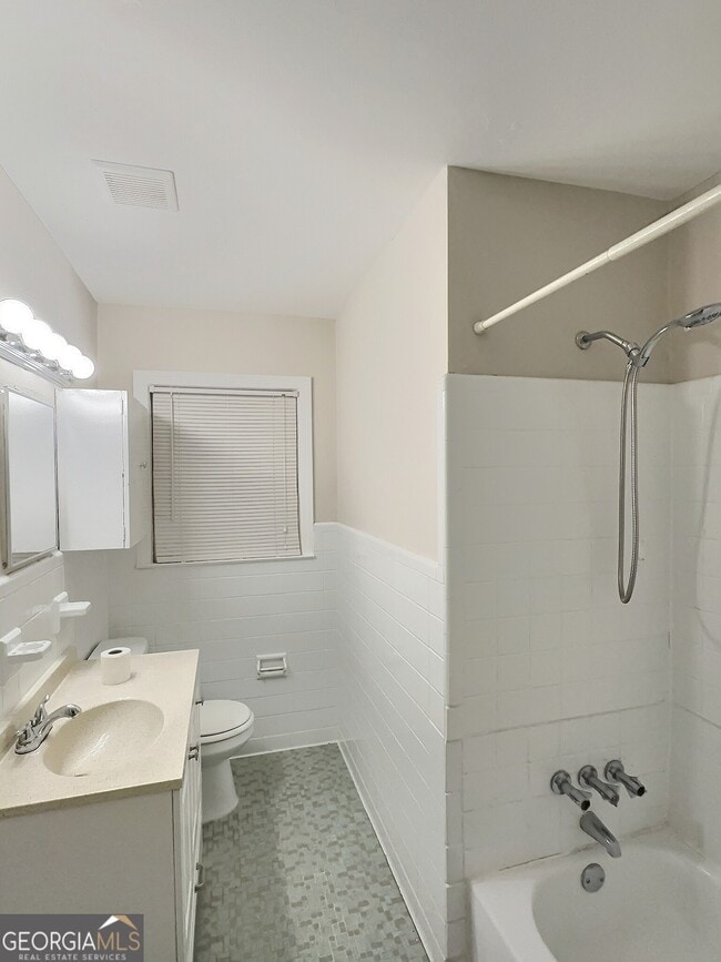 Building Photo - 2311 Cherry Blossom Dr SW