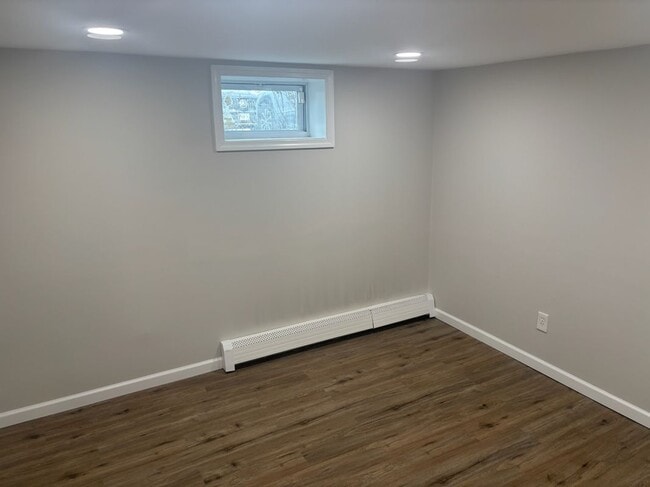 Building Photo - 1159 Joselson Ave