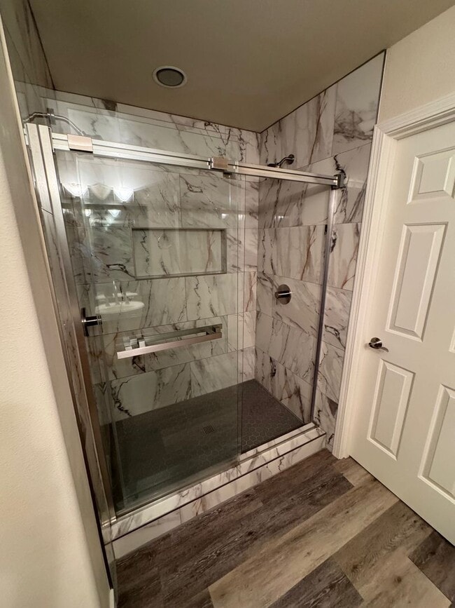 Building Photo - 3 Bed, 2.5 Bath Condo in Eagle River