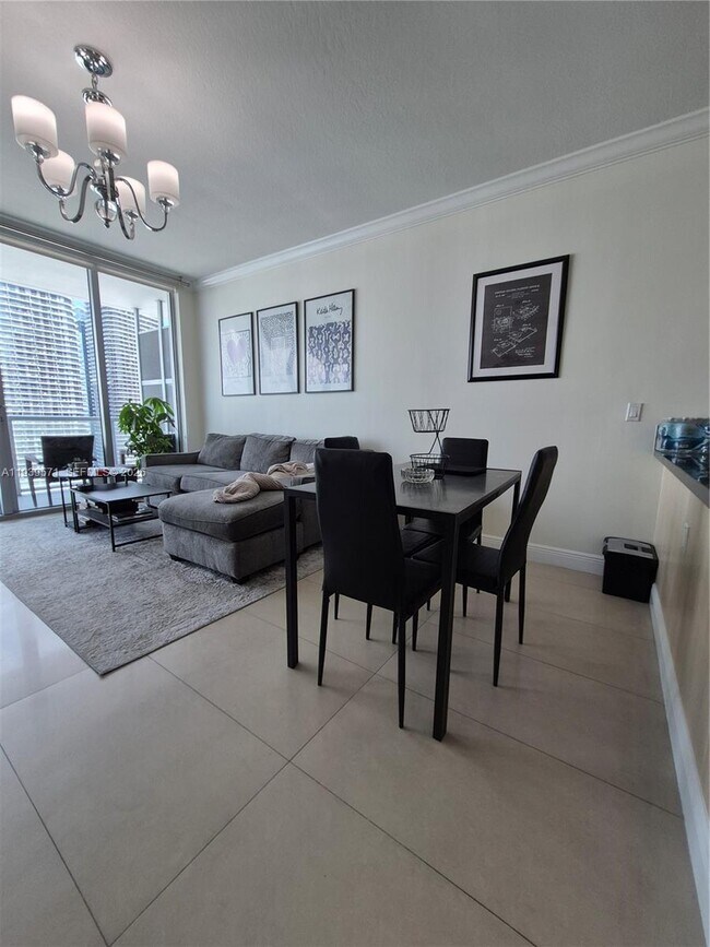 Building Photo - 1111 SW 1st Ave