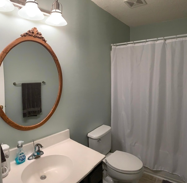 Building Photo - 466 Doane Way