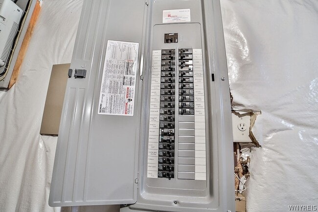 Building Photo - 9 Hidden Creek Ct