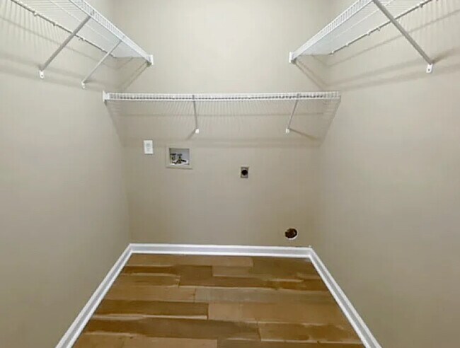 Laundry Hookup - 6341 Spout Springs Rd