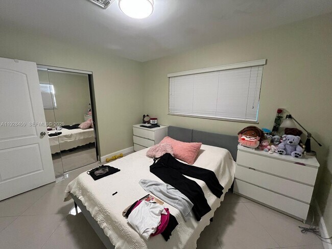 Building Photo - 3520 SW 104th Ave